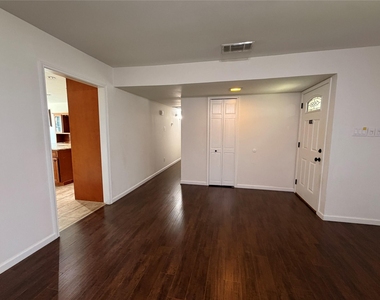 1202 Frio Lane - Photo Thumbnail 9