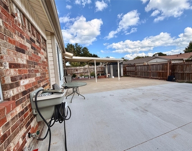 1202 Frio Lane - Photo Thumbnail 27
