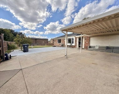 1202 Frio Lane - Photo Thumbnail 30