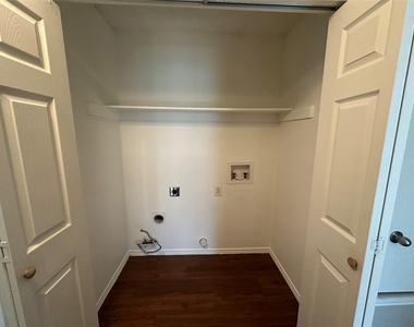 619 White Oak Street - Photo Thumbnail 16