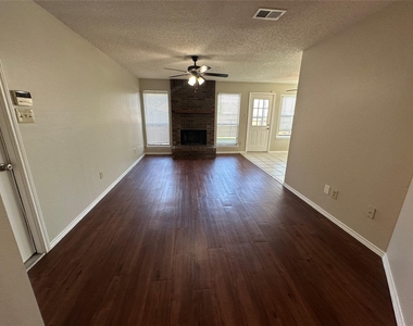 619 White Oak Street - Photo Thumbnail 7