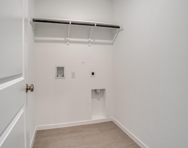 1625 Baugh Street - Photo Thumbnail 14