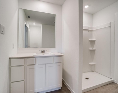 1625 Baugh Street - Photo Thumbnail 8