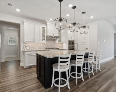 2453 Yosemite Way - Photo Thumbnail 4