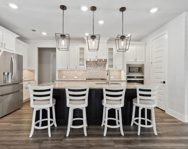 2453 Yosemite Way - Photo Thumbnail 5
