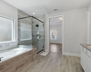 2453 Yosemite Way - Photo Thumbnail 16