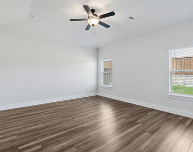 2453 Yosemite Way - Photo Thumbnail 11