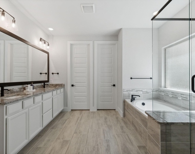2453 Yosemite Way - Photo Thumbnail 14