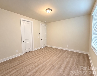 2322 Aria Park Drive - Photo Thumbnail 4