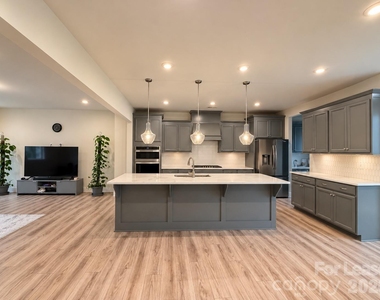 2322 Aria Park Drive - Photo Thumbnail 7