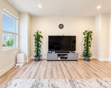 2322 Aria Park Drive - Photo Thumbnail 13