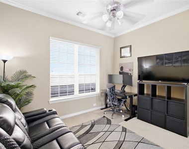 3009 Hereford Drive - Photo Thumbnail 4