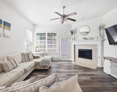 3009 Hereford Drive - Photo Thumbnail 9