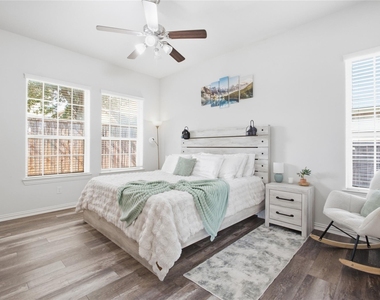 3009 Hereford Drive - Photo Thumbnail 13