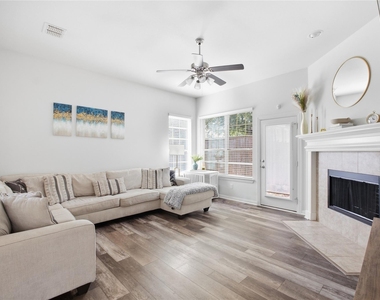 3009 Hereford Drive - Photo Thumbnail 11