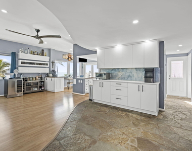 2205 N Surf Road - Photo Thumbnail 21