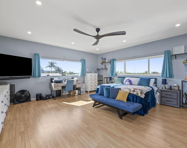 2205 N Surf Road - Photo Thumbnail 29