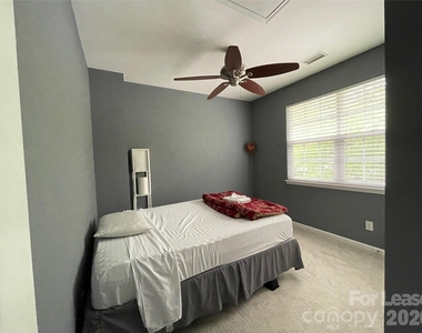 9709 Glenburn Lane - Photo Thumbnail 21