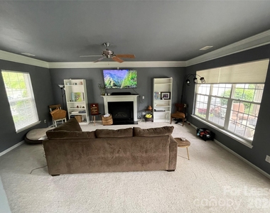 9709 Glenburn Lane - Photo Thumbnail 6
