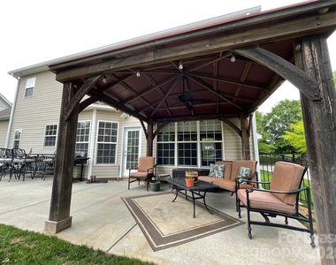9709 Glenburn Lane - Photo Thumbnail 27