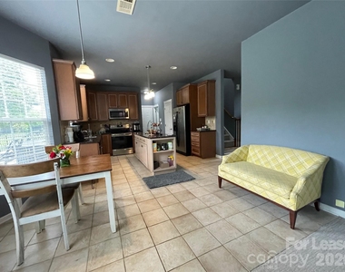 9709 Glenburn Lane - Photo Thumbnail 9