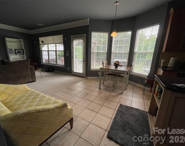 9709 Glenburn Lane - Photo Thumbnail 11