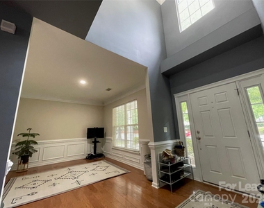 9709 Glenburn Lane - Photo Thumbnail 3
