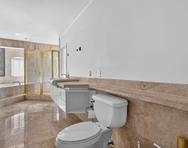 7500 W Treasure Drive - Photo Thumbnail 30
