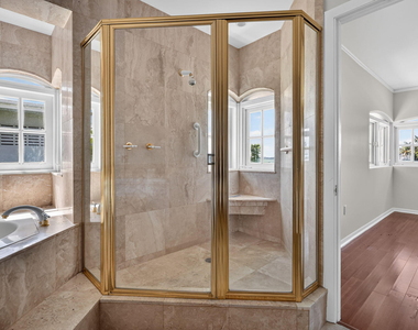 7500 W Treasure Drive - Photo Thumbnail 32