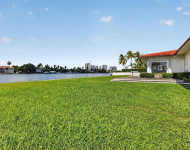 7500 W Treasure Drive - Photo Thumbnail 54