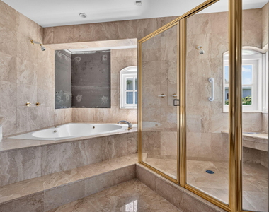 7500 W Treasure Drive - Photo Thumbnail 31