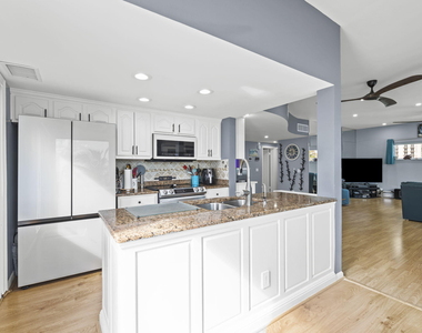 2203 N Surf Road - Photo Thumbnail 29