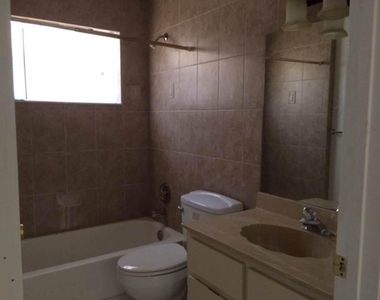 4328 Woodstock Drive - Photo Thumbnail 7