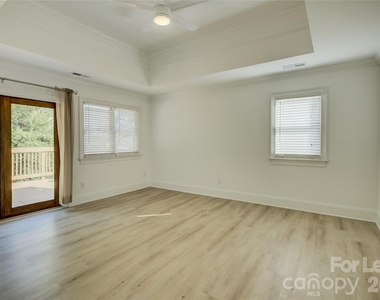 448 N Summit Avenue - Photo Thumbnail 29