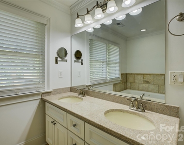 448 N Summit Avenue - Photo Thumbnail 34