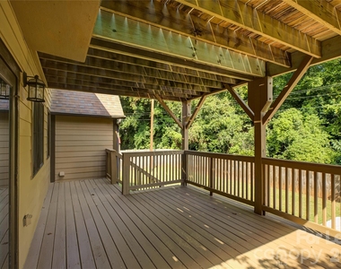 448 N Summit Avenue - Photo Thumbnail 39