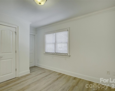 448 N Summit Avenue - Photo Thumbnail 22