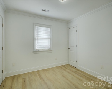 448 N Summit Avenue - Photo Thumbnail 19