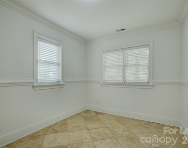 448 N Summit Avenue - Photo Thumbnail 15