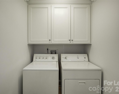 448 N Summit Avenue - Photo Thumbnail 28