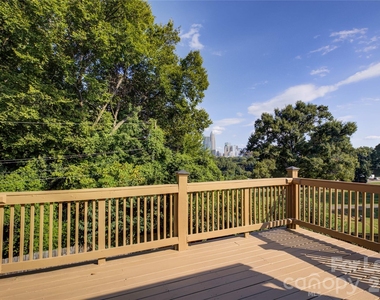 448 N Summit Avenue - Photo Thumbnail 37