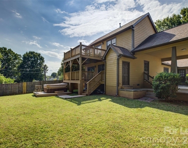 448 N Summit Avenue - Photo Thumbnail 44