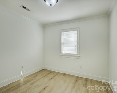 448 N Summit Avenue - Photo Thumbnail 20