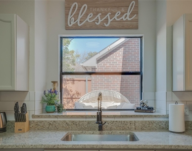 6003 Lloyd Court - Photo Thumbnail 6