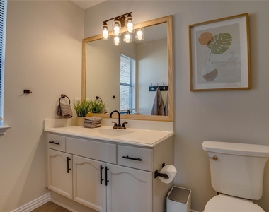 6003 Lloyd Court - Photo Thumbnail 15