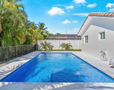 653 Nw 10th Court - Photo Thumbnail 29