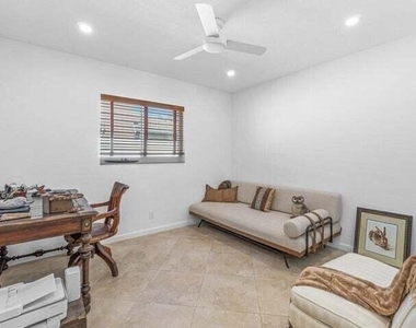 653 Nw 10th Court - Photo Thumbnail 21