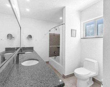 653 Nw 10th Court - Photo Thumbnail 24