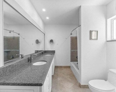 653 Nw 10th Court - Photo Thumbnail 25