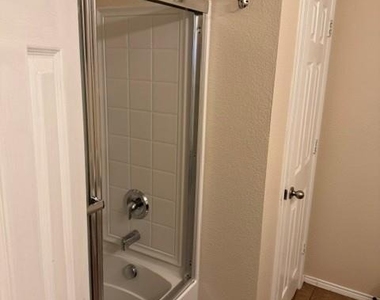 16909 Thorntree Court - Photo Thumbnail 24